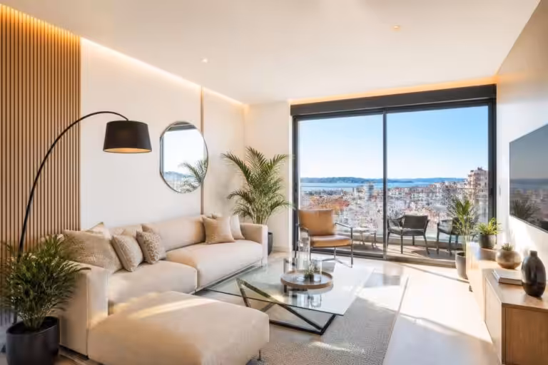 découvrez nos services d'architecte d'intérieur à toulon pour vos projets de rénovation sur mesure, alliant design, fonctionnalité et qualité.